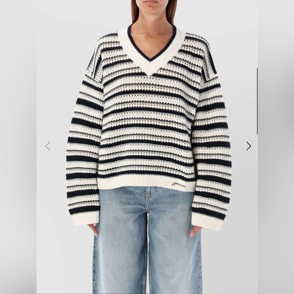 Ganni black white knit Vneck sweater